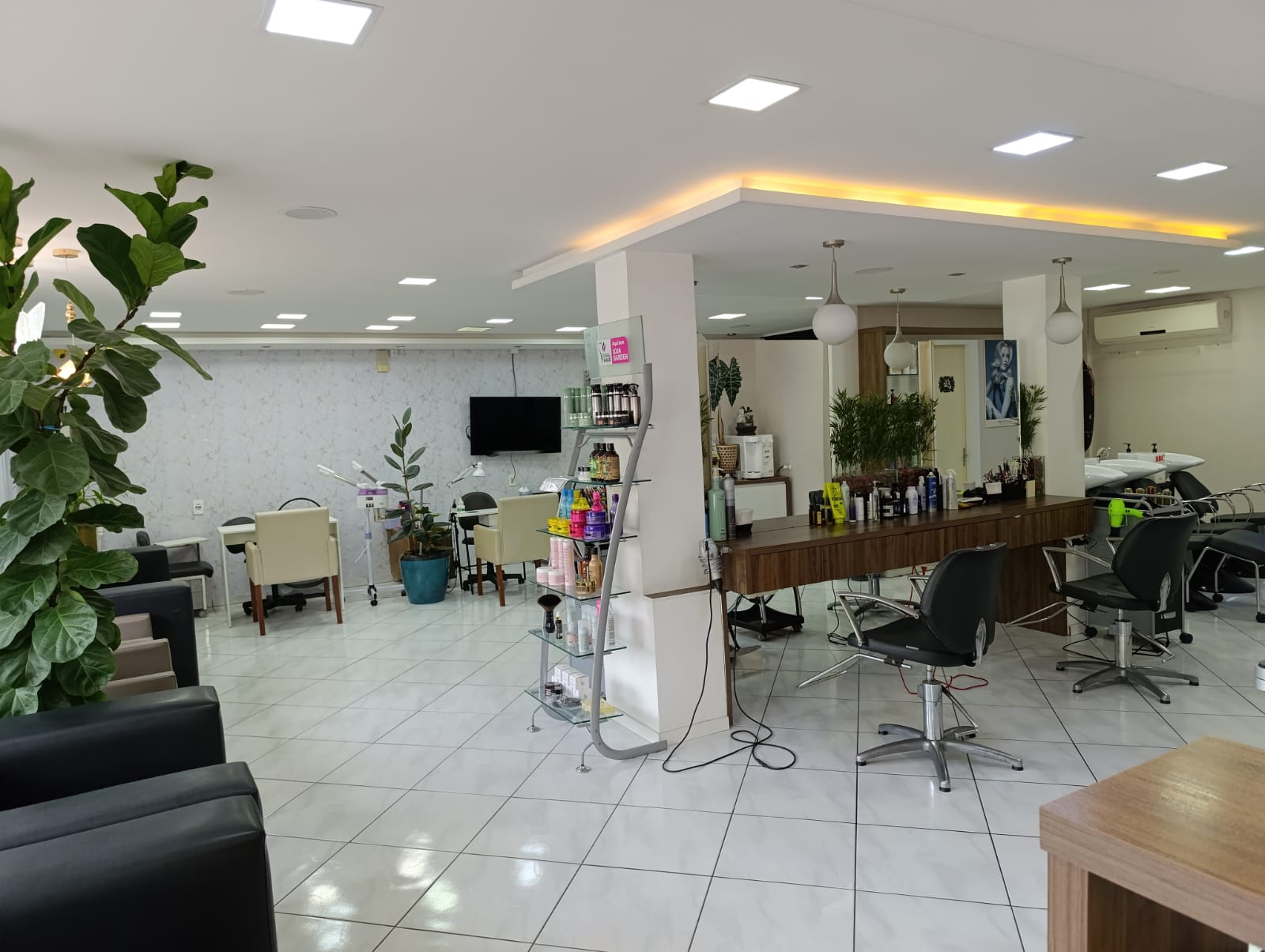 Cabeleireiro em Blumenau no Água Verde, Blumenau: Mechas, Corte e Hidratação Cabeleireiro em Blumenau no Água Verde, Blumenau: Mechas, Corte e Hidratação