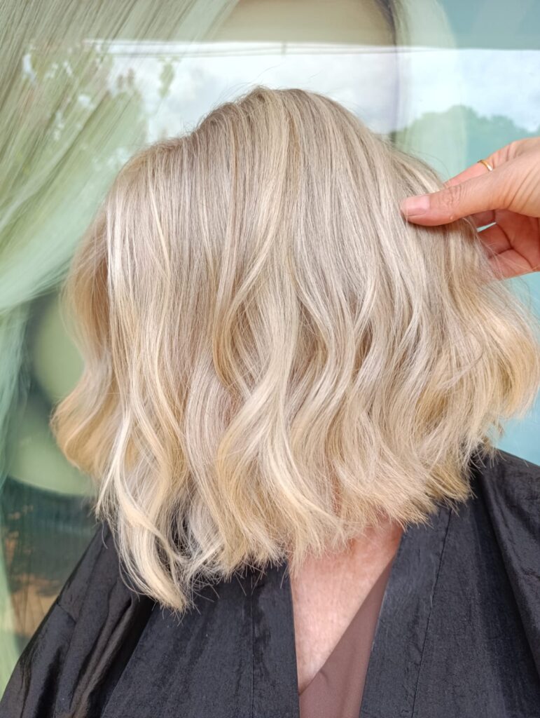 Coloração e mechas – Dannilo Cabeleireiro, Água Verde, Blumenau - SC – foto 26