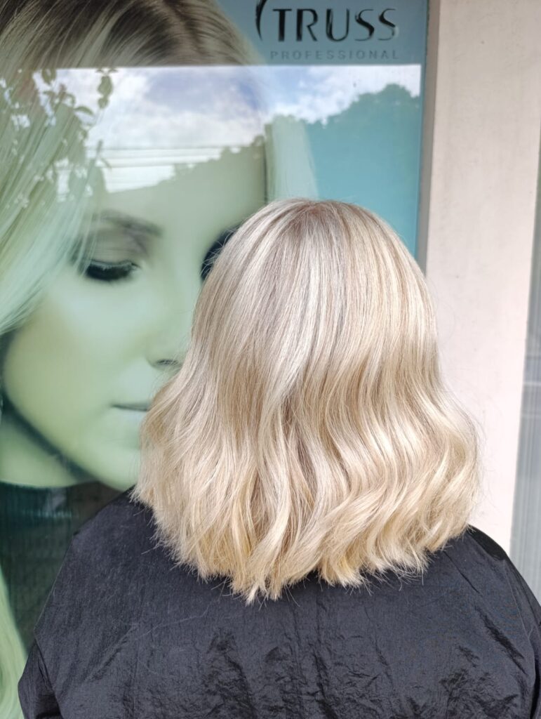 Coloração e mechas – Dannilo Cabeleireiro, Água Verde, Blumenau - SC – foto 17