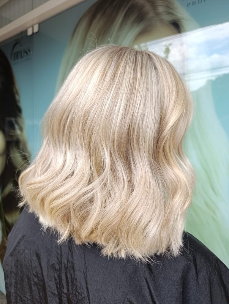 Coloração e mechas – Dannilo Cabeleireiro, Água Verde, Blumenau - SC – foto 18